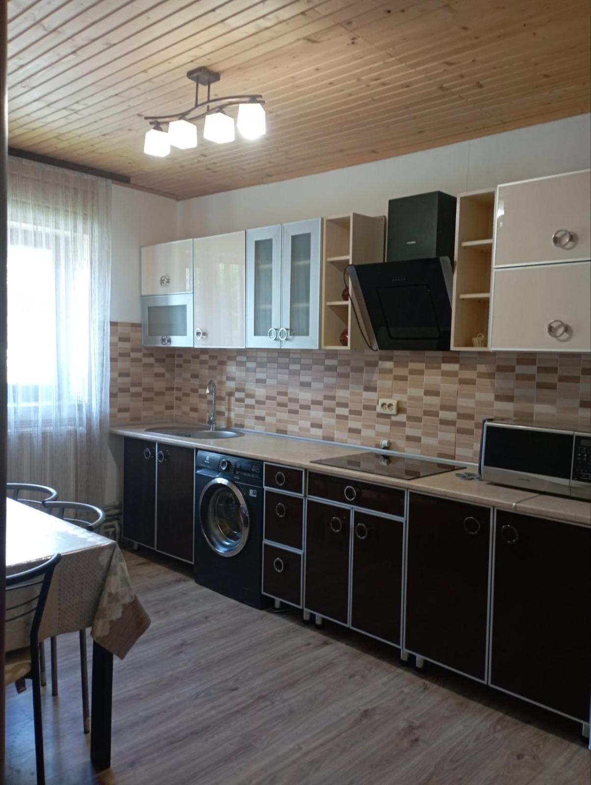 미쿨리친 U Anastasii I Sofii Bilya Richki 게스트하우스 외부 사진