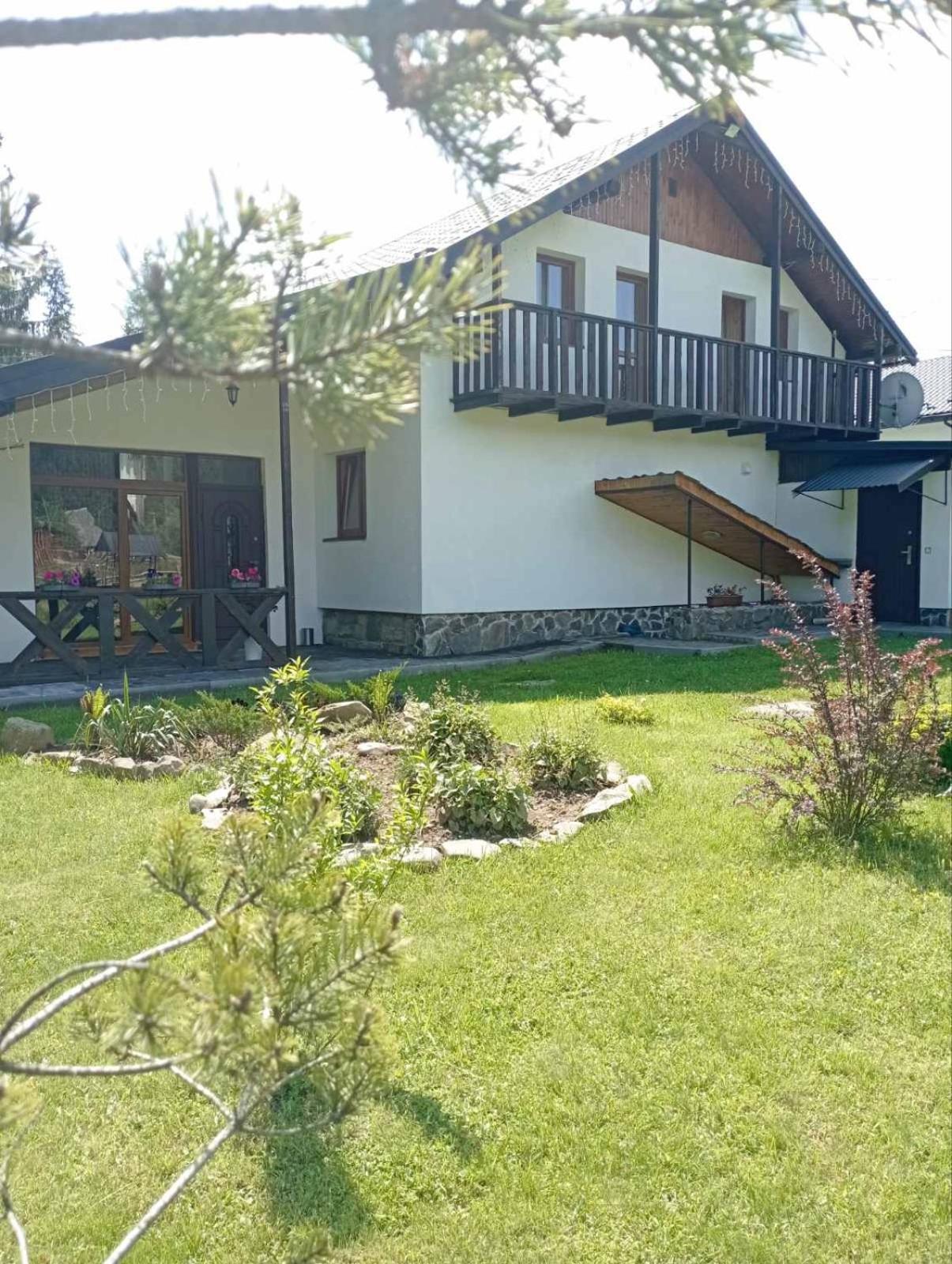 미쿨리친 U Anastasii I Sofii Bilya Richki 게스트하우스 외부 사진