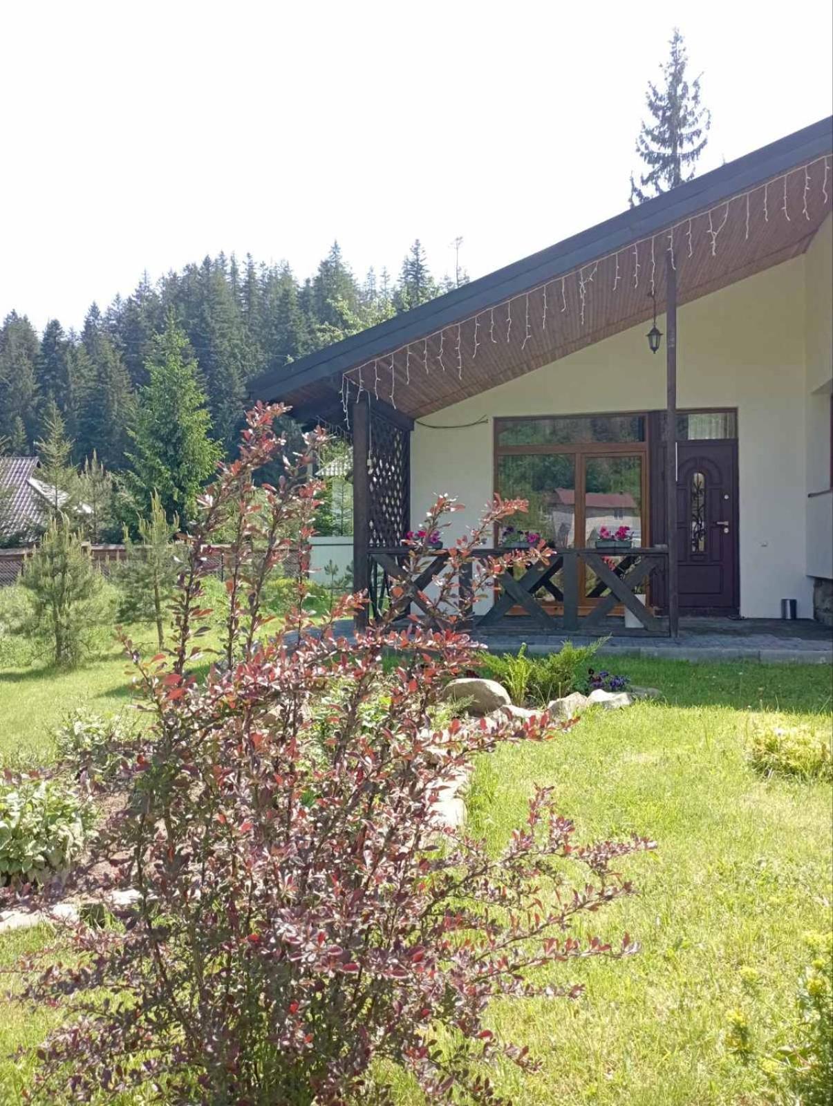 미쿨리친 U Anastasii I Sofii Bilya Richki 게스트하우스 외부 사진